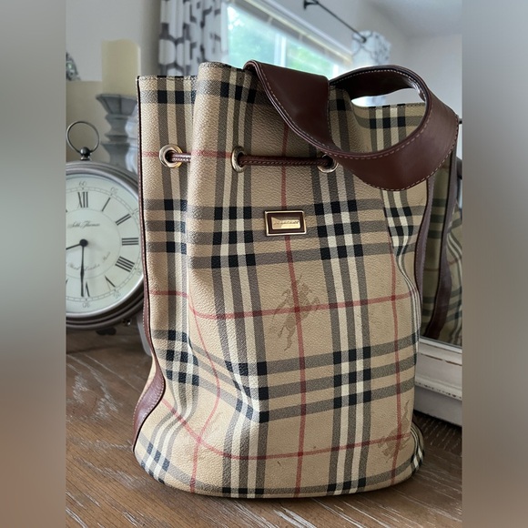 BURBERRY Vintage Haystack Plaid Hobo Bag - Picture 2 of 12